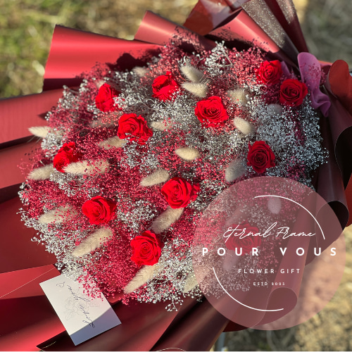 Dozen Rose - 12本の赤バラとエアリーラッピング｜プリザーブド
