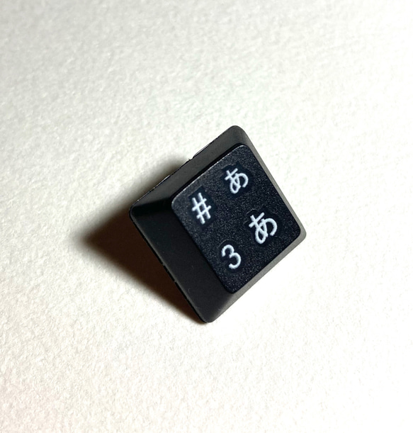 キーボードバッジ「あ、3」黒/タイタック版 3枚目の画像
