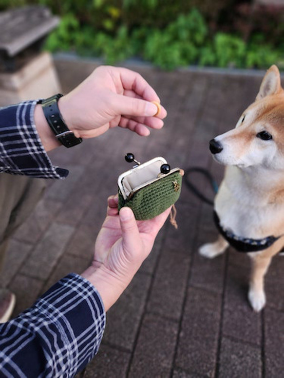 かぎ針編みのがま口　財布　がま口タイプのポーチ　　撥水加工裏地付き　犬のおやつ入れにも！ 7枚目の画像