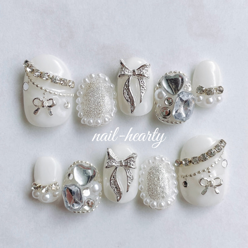 リボンとハートのホワイトネイルチップ ブライダル 成人式 卒業式 入学  