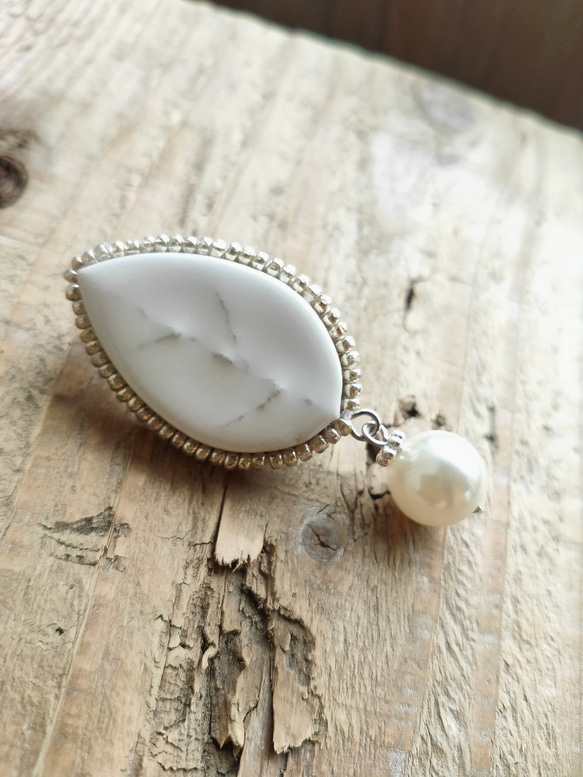 パール　ピスタチオパール　天然シェル　ブローチ　シルバー製 パール ピスタチオパール 天然シェル ブローチ シルバー製 真珠