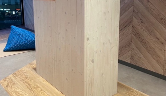 パソコンスペース有り　レジカウンター　受付カウンター　エバーグリーン 