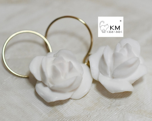 ж14kgf 天然クィーンコンクシェル薔薇2 ピアス ピアス（フック