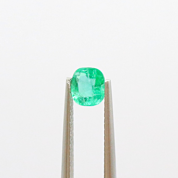 AG-L-432 天然石 ルース 素材 エメラルド 約0.845ct 2枚目の画像