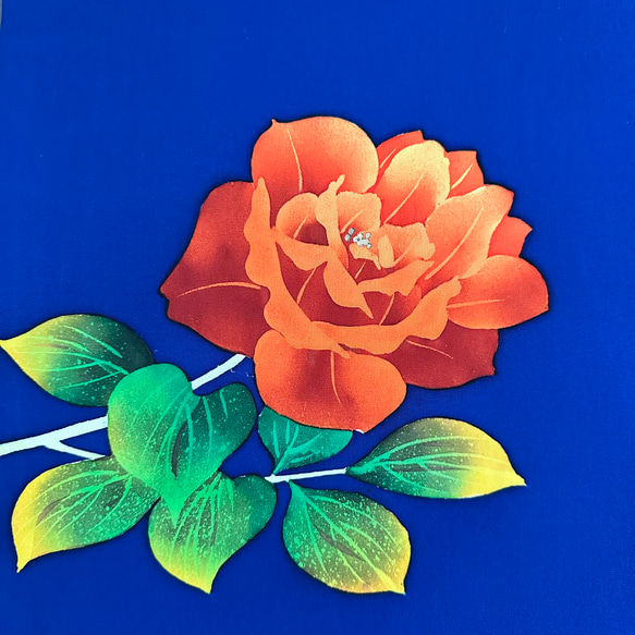 帯のタペストリー　鮮やかな青に咲く薔薇　着物リメイク インテリア　掛け軸 　正月飾り　ギフト　古民家　壁飾り　日本　土産 4枚目の画像