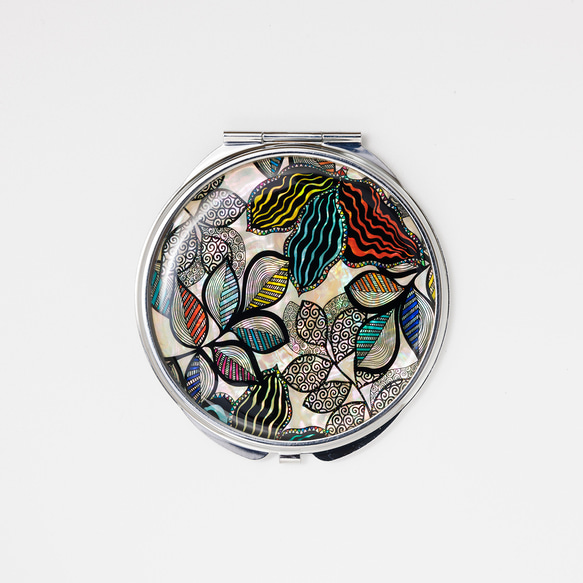 天然貝 コンパクトミラー（ラストリーフ）シェル・螺鈿アート｜プレゼント・ギフトにおすすめ 3枚目の画像