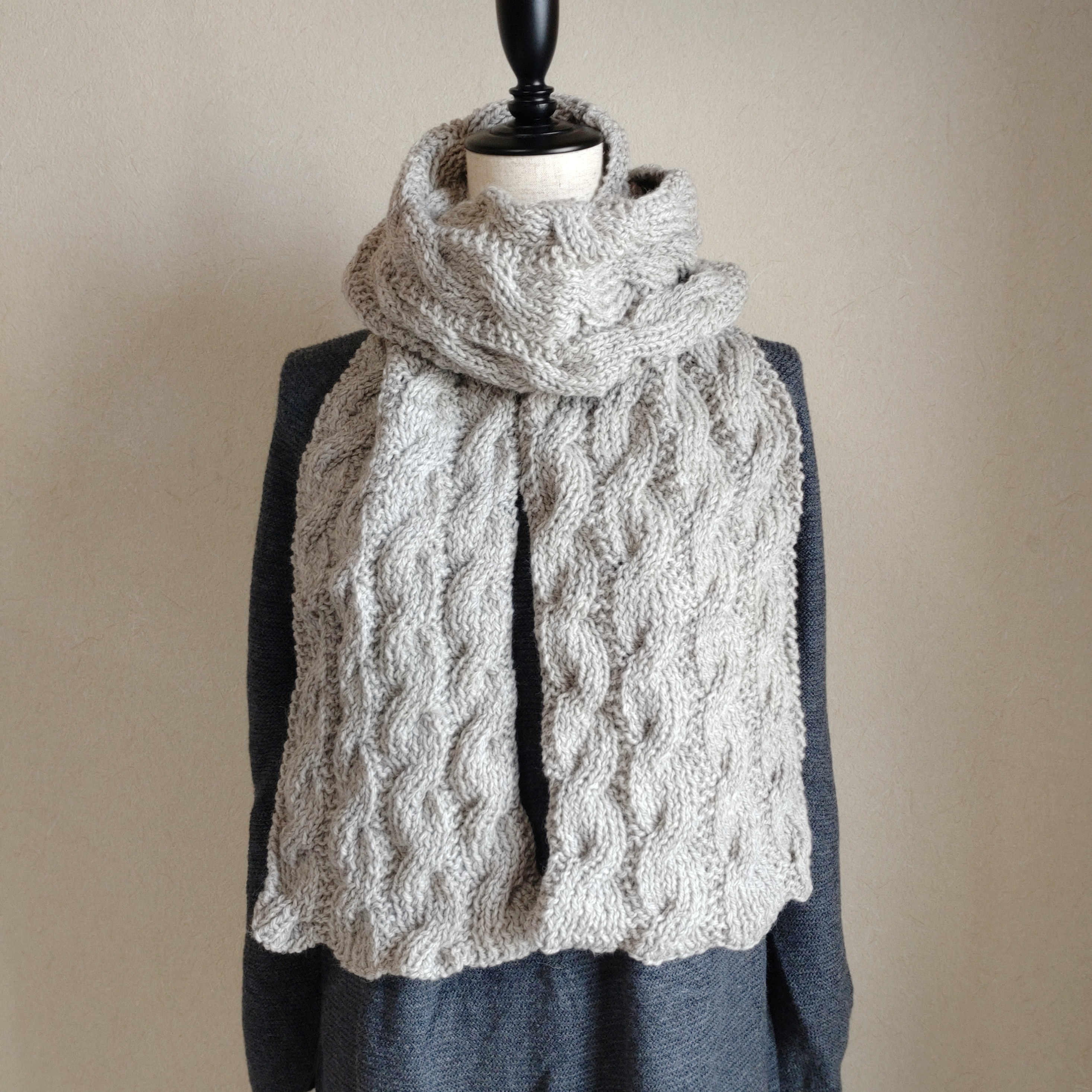 5%OFF】縄編マフラー グレージュ マフラー しゅうよん 通販  