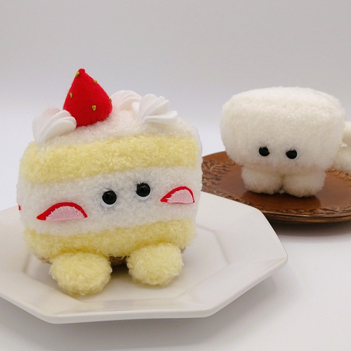いちごのショートケーキちゃん(受注制作) ぬいぐるみ PUKONNU