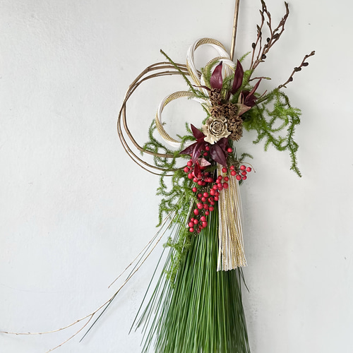 1点かぎり 生花の贅沢なしめ飾り 大王松 /スタイリッシュしめ飾り