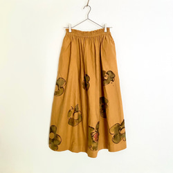 手染めコットンネルのふんわりスカート / Flower × orange 1枚目の画像