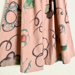 手染めコットンネルのふんわりスカート / Flower × grayish pink 3枚目の画像