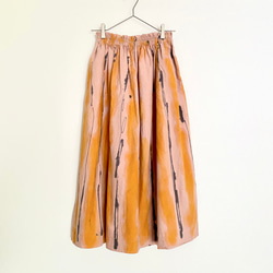 手染めコットンネルのふんわりスカート / Line × grayish pink 2枚目の画像