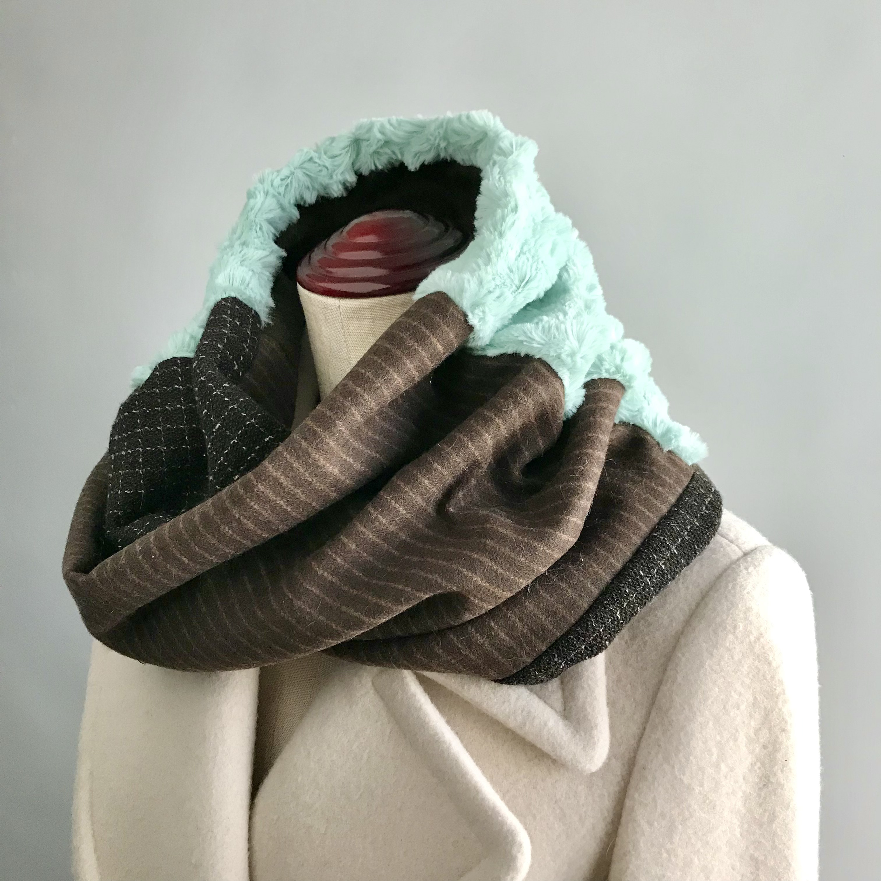 チョコミントカラーの可愛いパッチワークスヌード