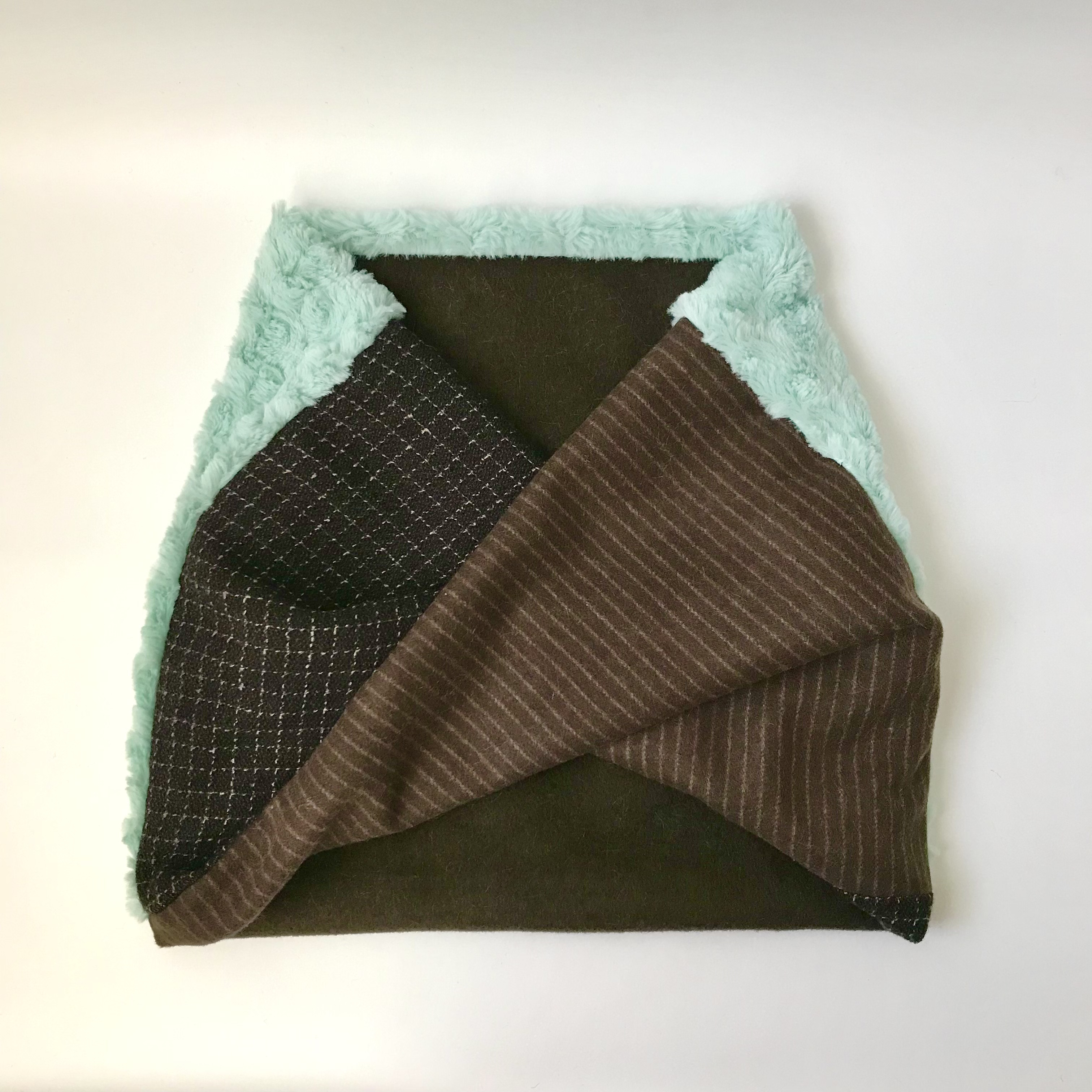 チョコミントカラーの可愛いパッチワークスヌード