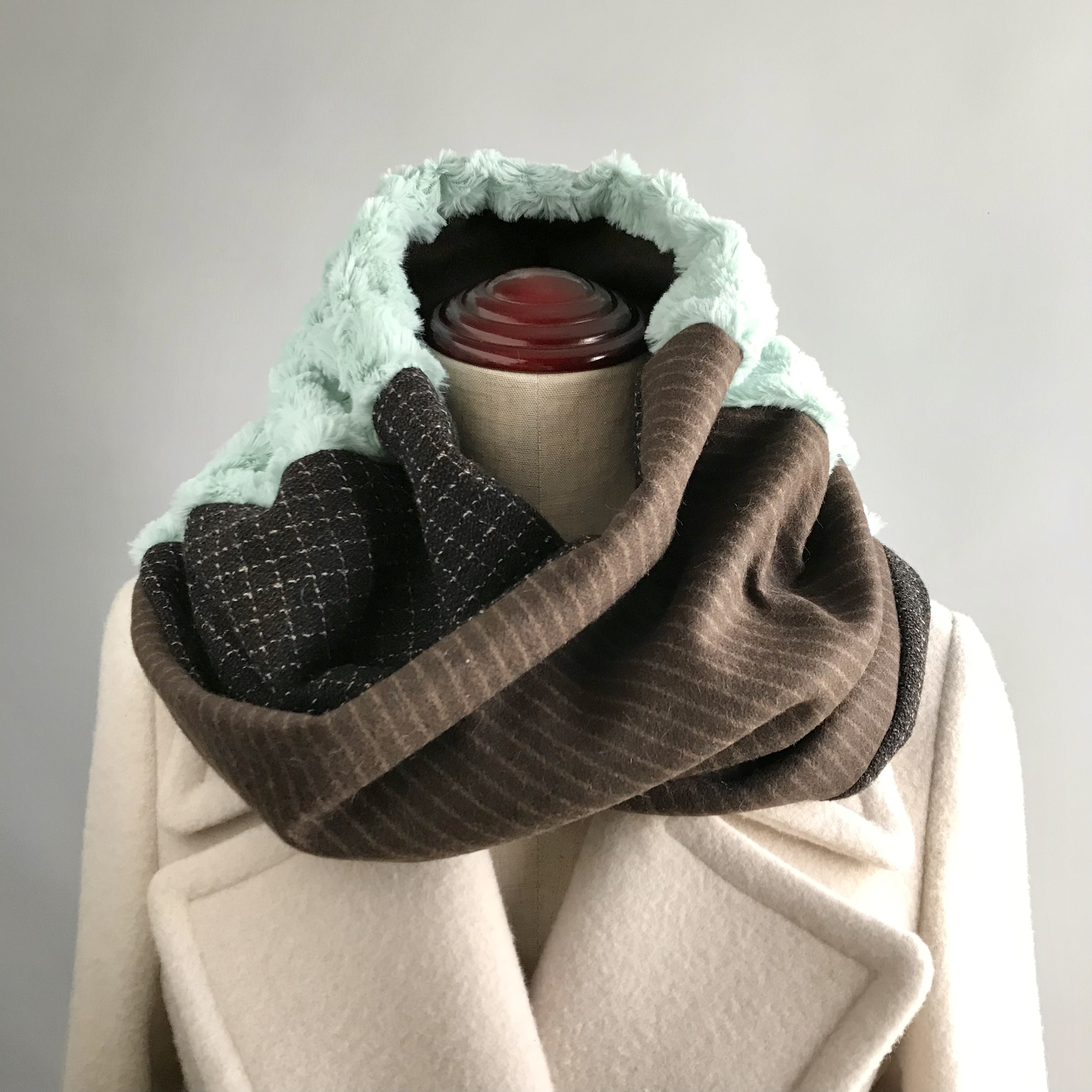 チョコミントカラーの可愛いパッチワークスヌード