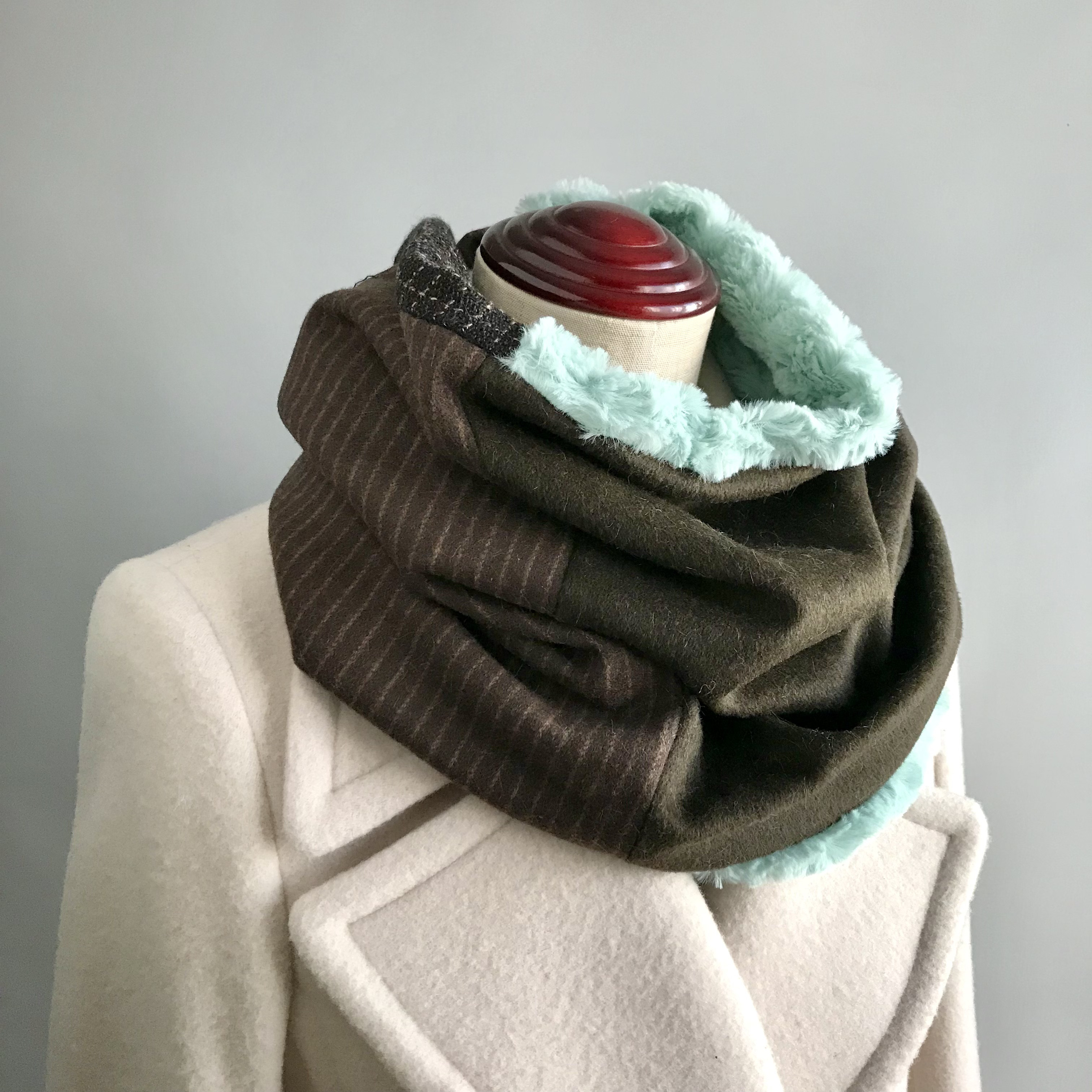 チョコミントカラーの可愛いパッチワークスヌード