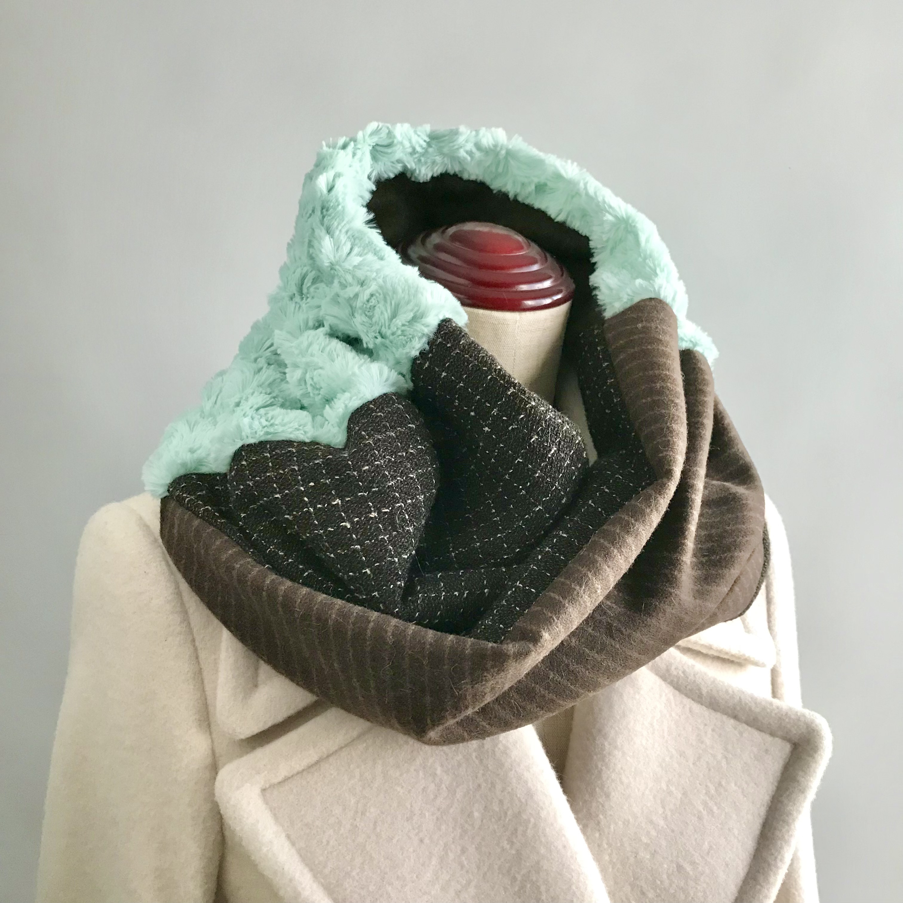 チョコミントカラーの可愛いパッチワークスヌード