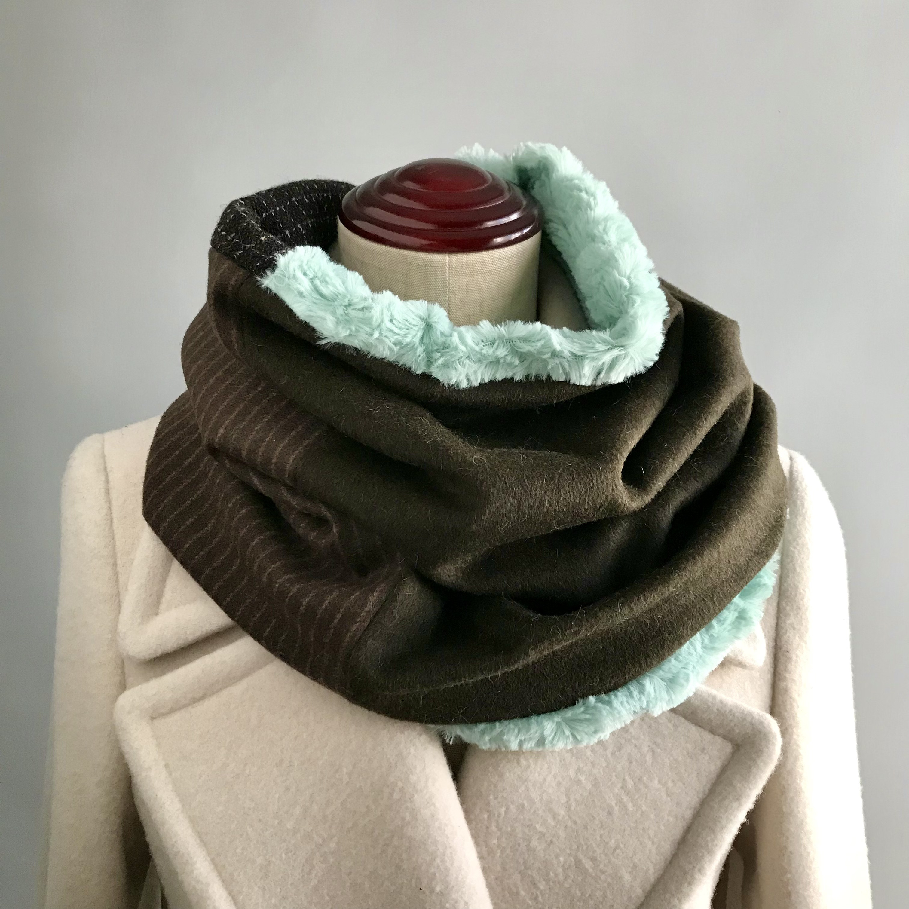 チョコミントカラーの可愛いパッチワークスヌード