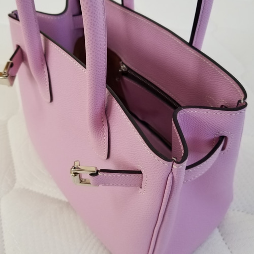 上品で可愛らしいハンドバッグ』(フランス産レザー モーヴ 上品で可愛らしいハンドバッグ』(フランス産レザー モーヴ