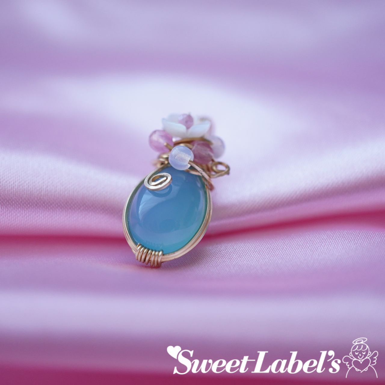 地中海の華やかなシーブルー