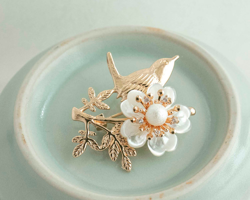 桜と小鳥のブローチ 白蝶貝 シェルフラワー 卒業式・入学式