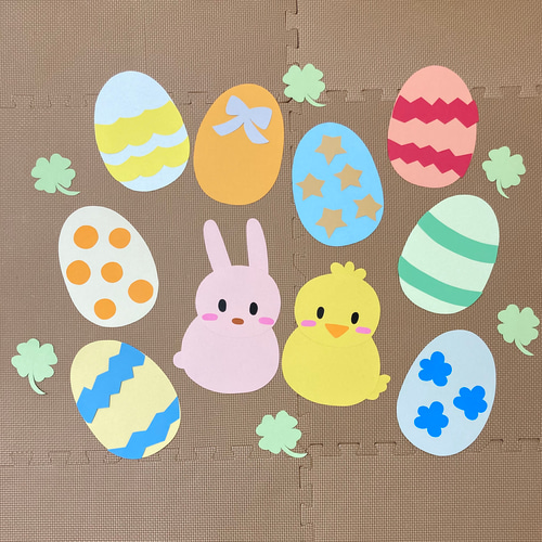 春壁面！ イースターエッグ うさぎとひよこのパーティー！ 切り絵 ほー
