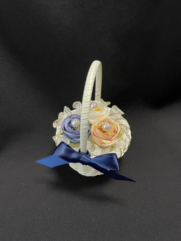 【まもなく販売終了】婚約指輪もおけるミニ花かごのリングピロー〈ブルー ver〉 2枚目の画像