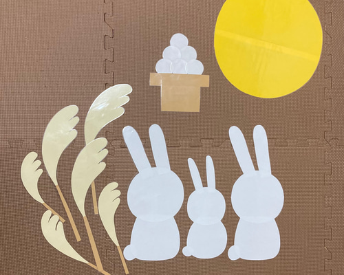 切り絵の一閑張り「お月見」値下げ 1_12da90b0faa4e6e2a69a2356b061