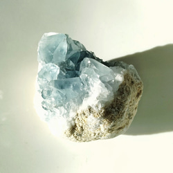 【送料無料】天上の青◆セレスタイト原石ジオード 1枚目の画像