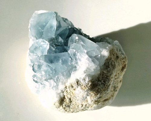 送料無料】天上の青◇セレスタイト原石ジオード 天然石 HAYSTONE