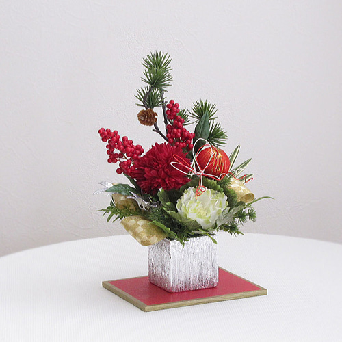 正月飾り～松・葉牡丹・ピンポンマム入りお正月アレンジ 迎春 和風