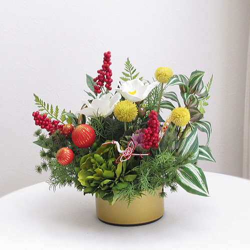 正月飾り～白椿・ピオニー・南天・葉牡丹入りお正月アレンジ 迎春 和風