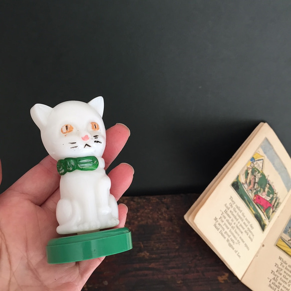 white catbottle /アンティーク白猫ガラスボトル ねこびん　北欧暮らしの道具　ギフト　プレゼント 8枚目の画像