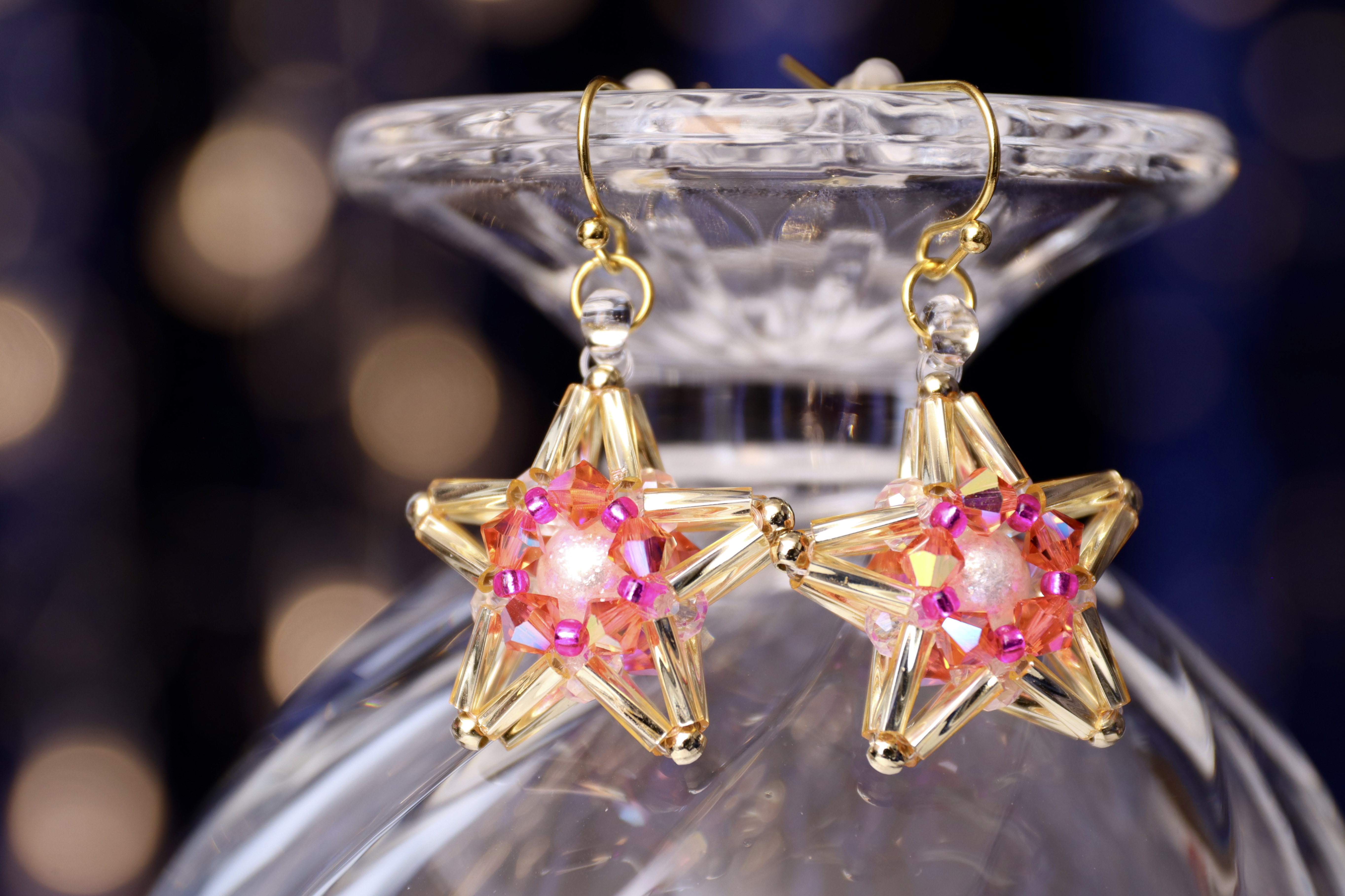 パールとクリスタルビーズの五芒星ピアス/イヤリング ( フラミンゴ ピンク オレンジ )