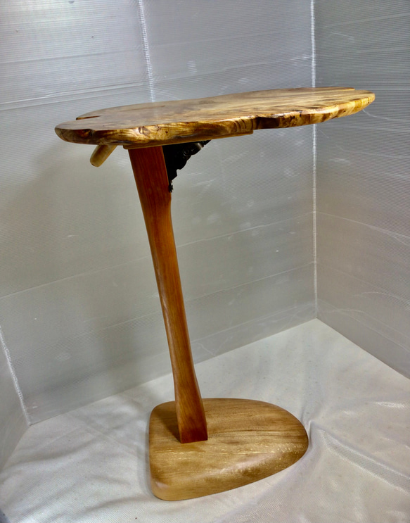天然木　とち縮杢　折り畳み　サイドテーブル　一点物　手造り 4枚目の画像
