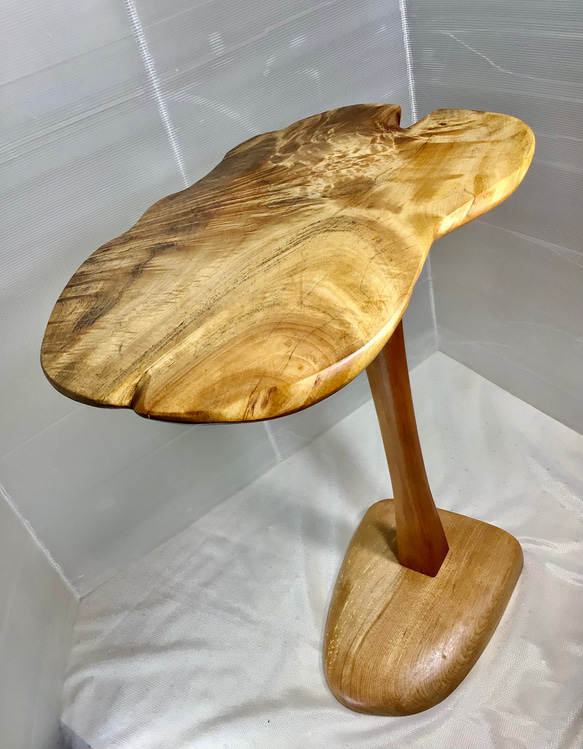 天然木　とち縮杢　折り畳み　サイドテーブル　一点物　手造り 2枚目の画像