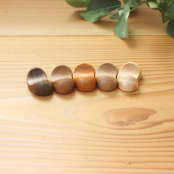『ワケありな逸品』⑩ 木の箸置き 5個セット　豆形 ミニサイズ 木の種類いろいろ 2枚目の画像