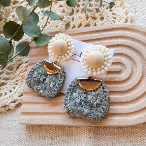 2way】ビーズ刺繍♡小さな淡水パールが沢山♪ウッドカボション 