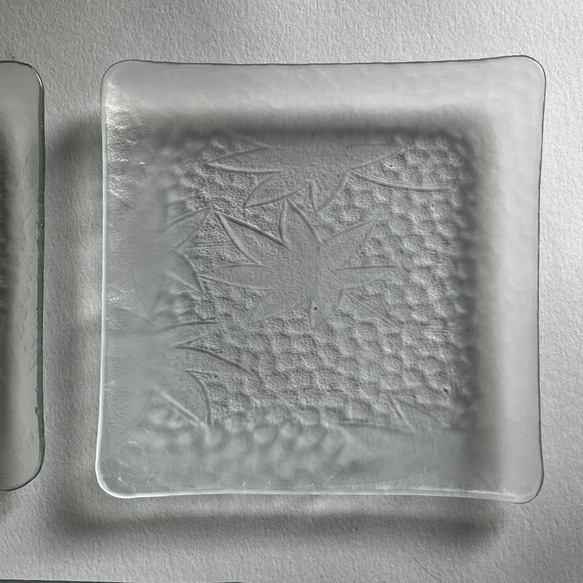 昭和アンティークガラスの小皿　楓柄　3枚セット 6枚目の画像