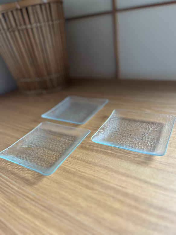 昭和アンティークガラスの小皿　楓柄　3枚セット 3枚目の画像