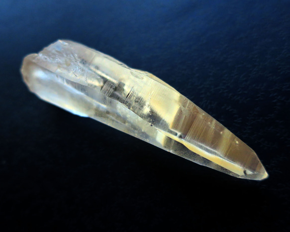 イエロー(ゴールド)レムリアン・キークリスタル b Yellow (gold) Lemurian seed 8枚目の画像