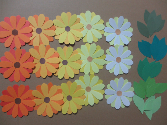 花（２枚重ね）【グラデーション】15枚　〈春の壁面〉　画用紙　壁面飾り　保育園・幼稚園・学校・図書館その他施設　 2枚目の画像