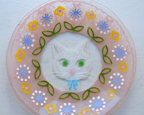 レースガラス丸皿[白ねこ・ピンク]土井朋子