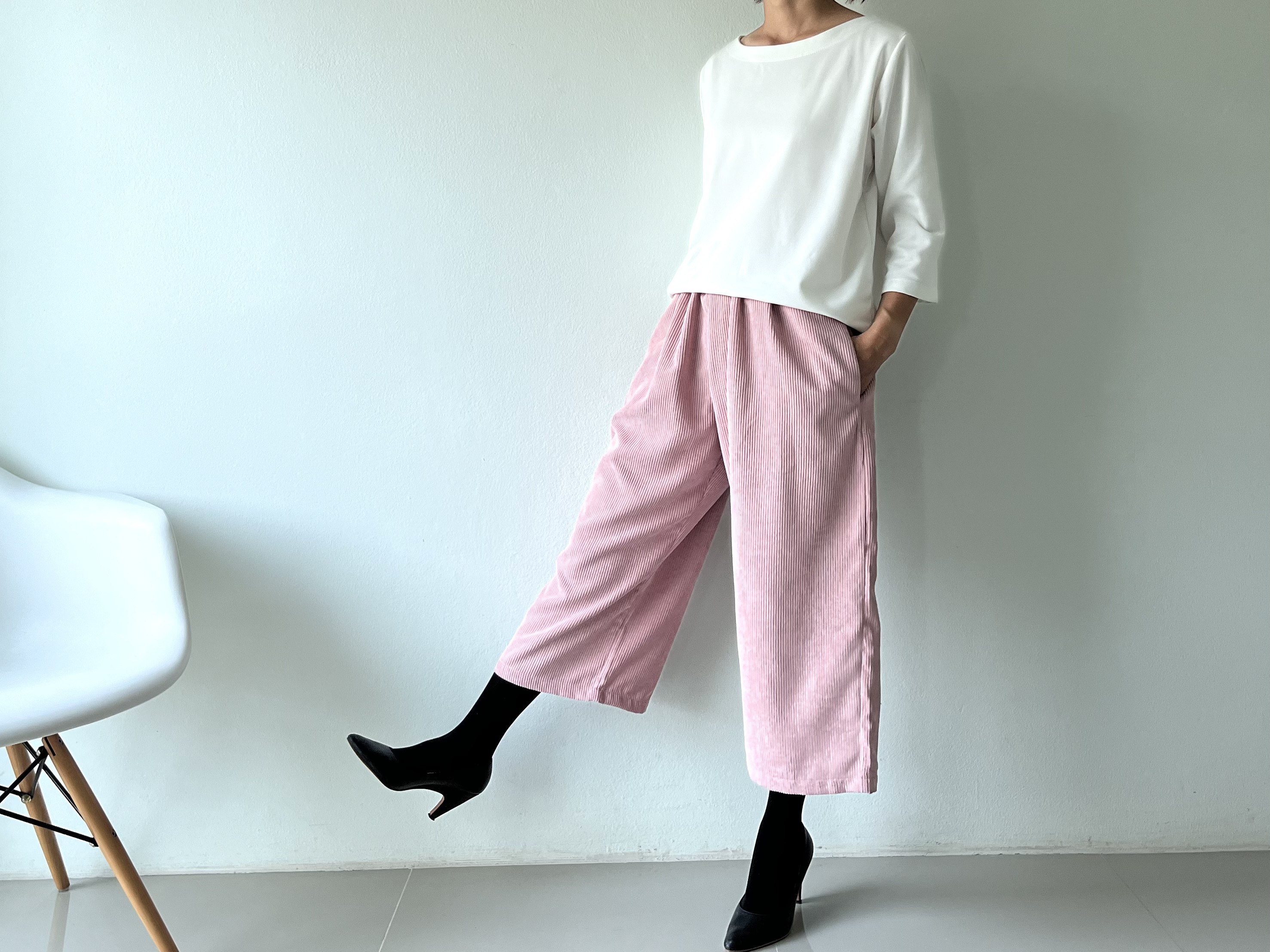 【春待ち桜色】重たく見えない-大人のリラックス・コーデュロイワイドパンツ（ピーチピンク）  P590