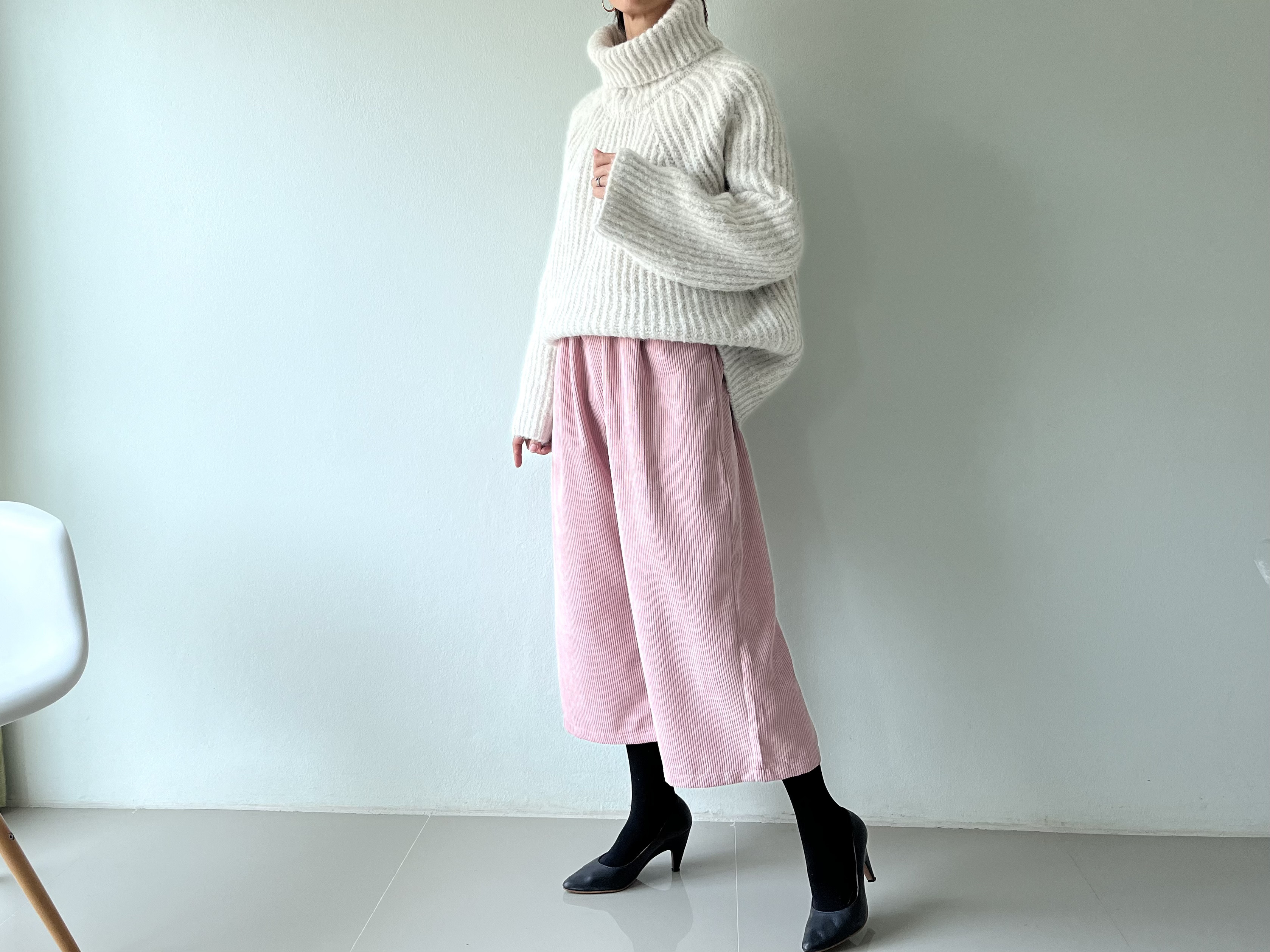 【春待ち桜色】重たく見えない-大人のリラックス・コーデュロイワイドパンツ（ピーチピンク）  P590