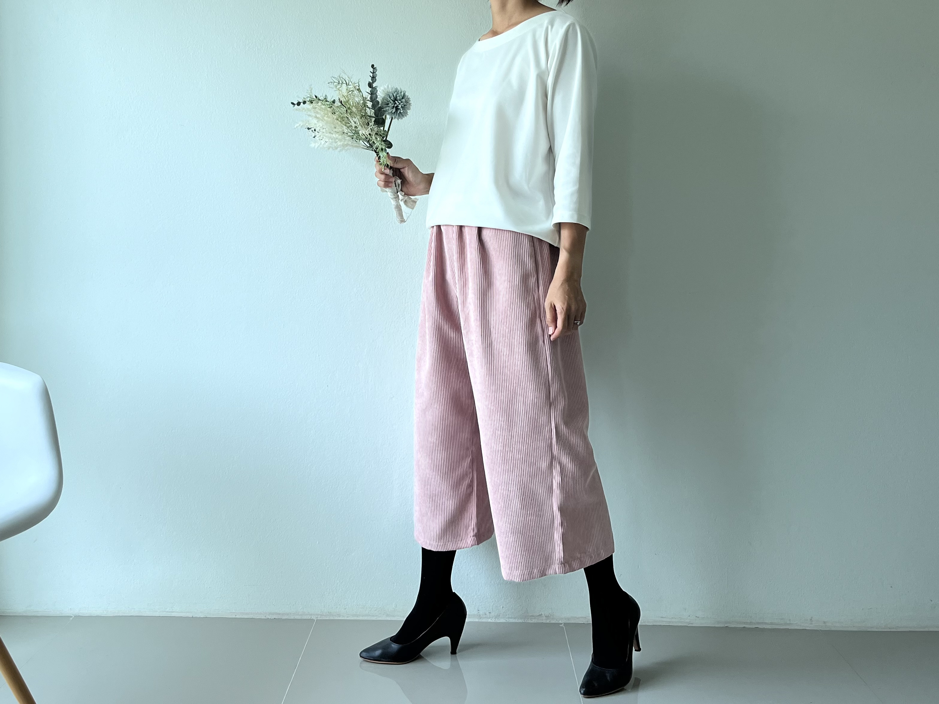 【春待ち桜色】重たく見えない-大人のリラックス・コーデュロイワイドパンツ（ピーチピンク）  P590