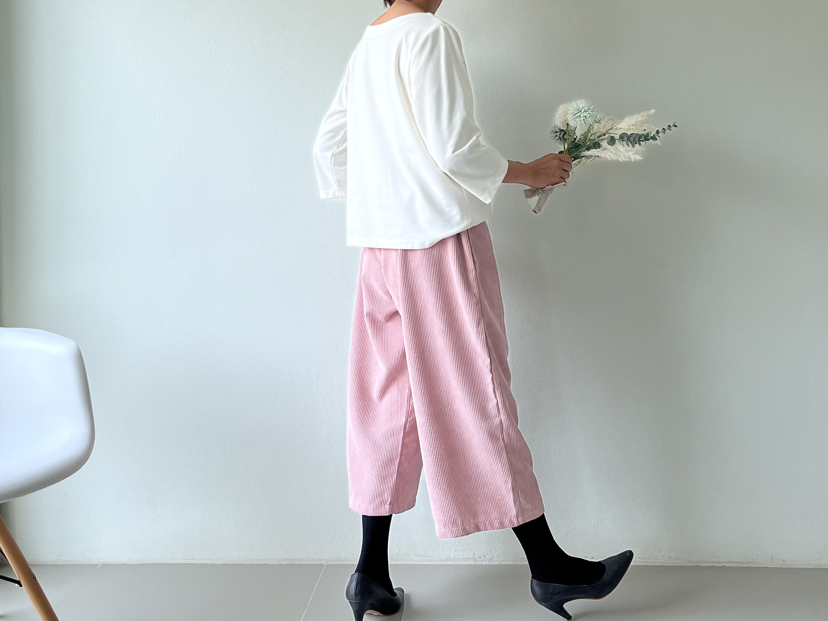 【春待ち桜色】重たく見えない-大人のリラックス・コーデュロイワイドパンツ（ピーチピンク）  P590