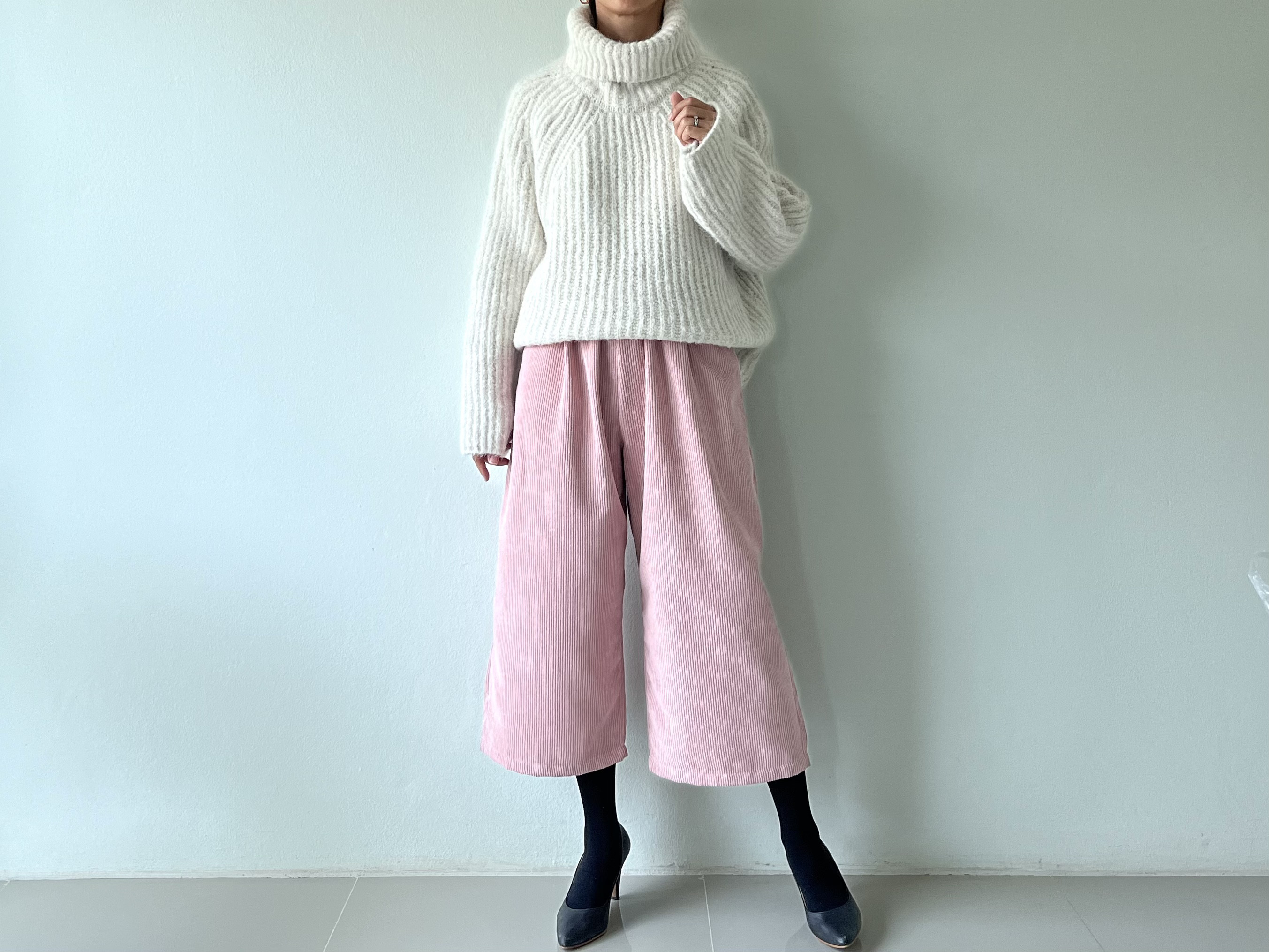 【春待ち桜色】重たく見えない-大人のリラックス・コーデュロイワイドパンツ（ピーチピンク）  P590