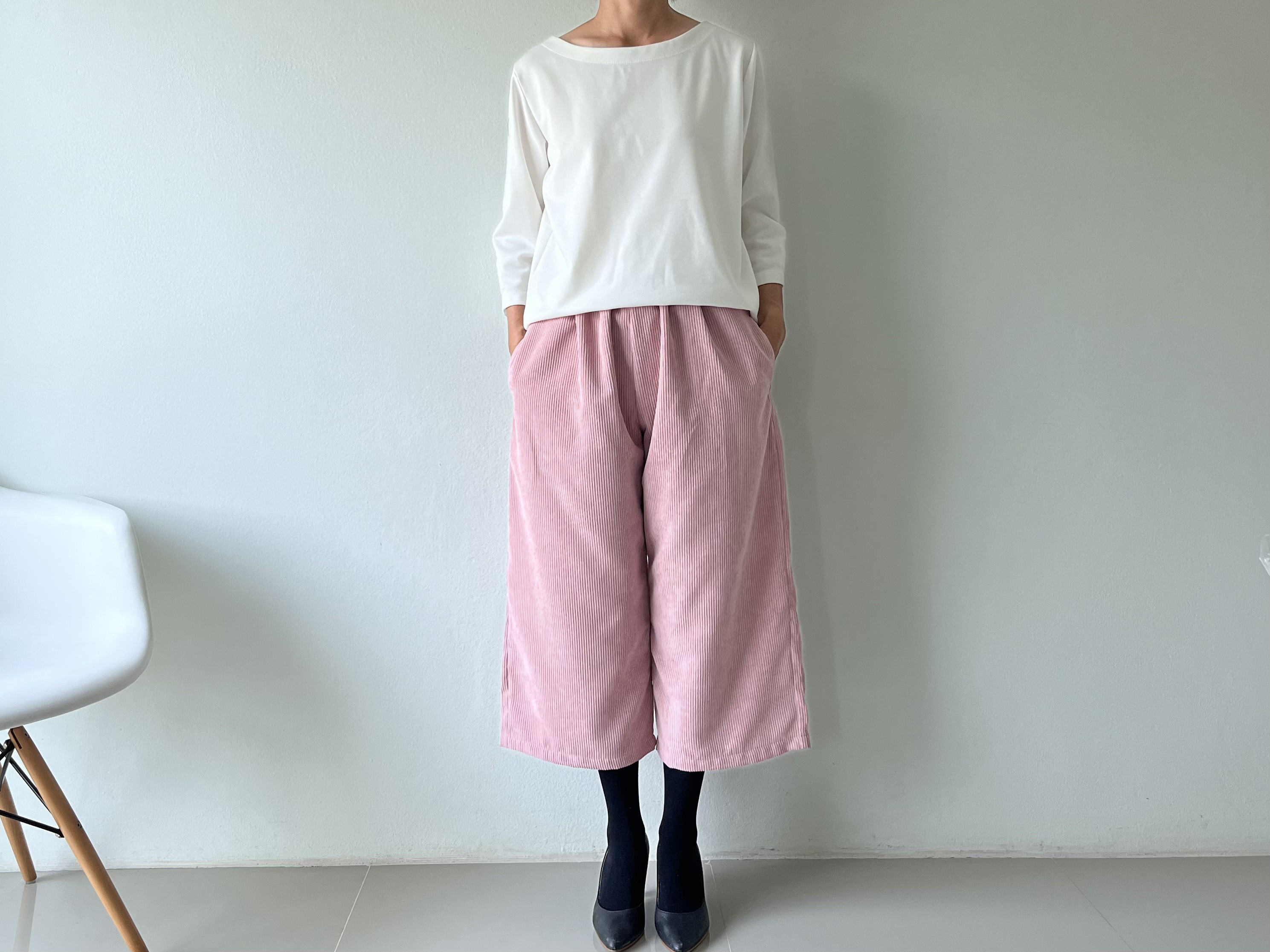 【春待ち桜色】重たく見えない-大人のリラックス・コーデュロイワイドパンツ（ピーチピンク）  P590