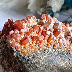永遠の愛の印✨　バナジナイト　バナジン鉛鉱　原石　ラフストーン 3枚目の画像